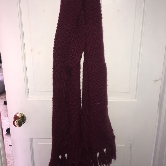 Scarf - Picture 1 of 2